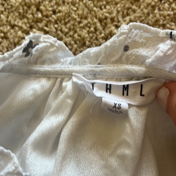 Black and white floral puff sleeve blouse - Picture 6 of 6